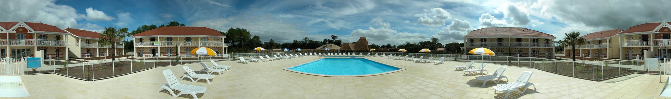 Le Verdon sur Mer - Les Vertmarines : Exterior view with swimming pool